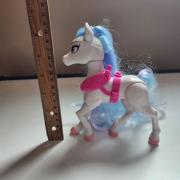 Wild Manes White Horse - Picture 8 of 8